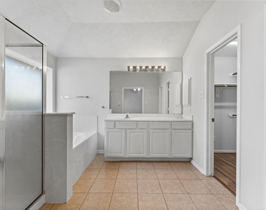 30218 Deleon Fields Drive - Photo Thumbnail 26