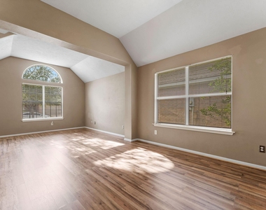 30218 Deleon Fields Drive - Photo Thumbnail 4