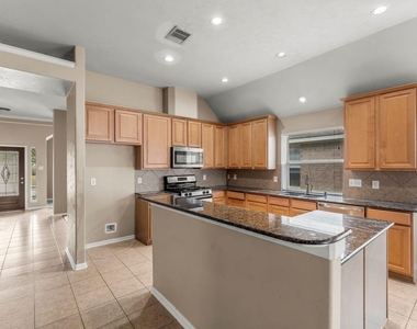 30218 Deleon Fields Drive - Photo Thumbnail 14
