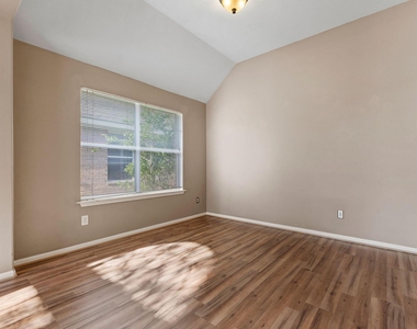 30218 Deleon Fields Drive - Photo Thumbnail 3