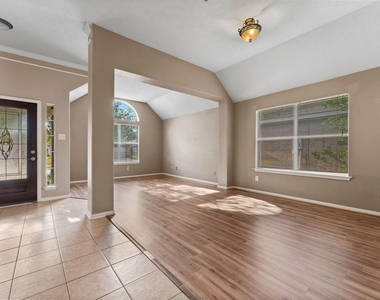 30218 Deleon Fields Drive - Photo Thumbnail 5