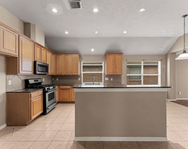 30218 Deleon Fields Drive - Photo Thumbnail 13