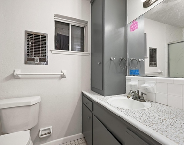 2621 16th Avenue N - Photo Thumbnail 11