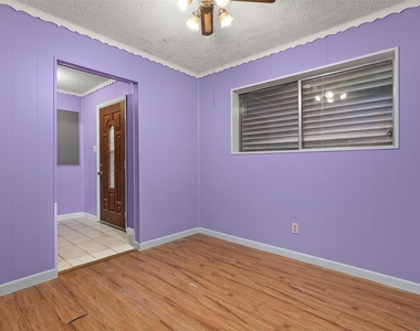 2621 16th Avenue N - Photo Thumbnail 3