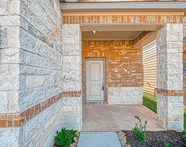 7910 Cypress Country Drive - Photo Thumbnail 6