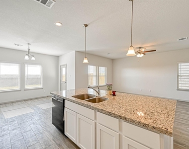7910 Cypress Country Drive - Photo Thumbnail 14