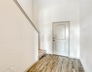 7910 Cypress Country Drive - Photo Thumbnail 7