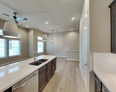 6343 Paddington Bend Drive - Photo Thumbnail 4