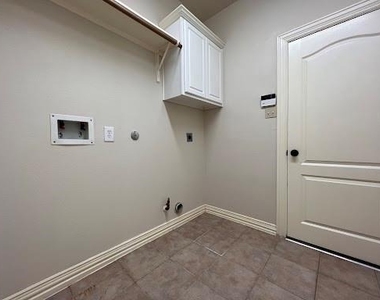 3518 Ellies Lane - Photo Thumbnail 20