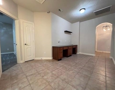 3518 Ellies Lane - Photo Thumbnail 2