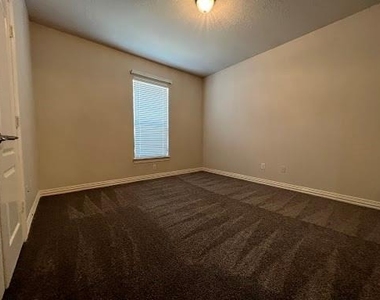 3518 Ellies Lane - Photo Thumbnail 15