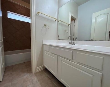 3518 Ellies Lane - Photo Thumbnail 14