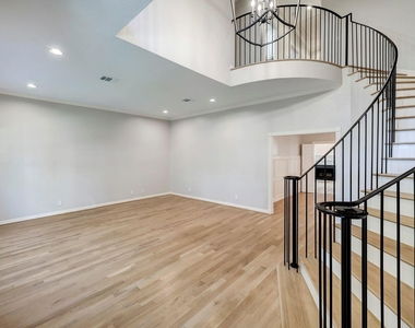 4120 University Boulevard - Photo Thumbnail 2