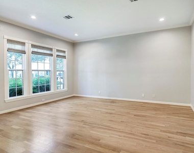 4120 University Boulevard - Photo Thumbnail 3