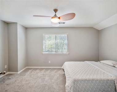17603 Fall River Pass Court - Photo Thumbnail 30