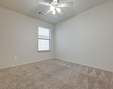1415 Rodeo Cattle Lane - Photo Thumbnail 17