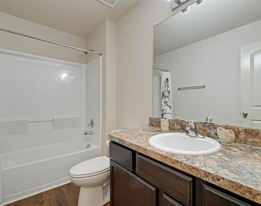 1415 Rodeo Cattle Lane - Photo Thumbnail 16