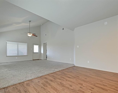 1415 Rodeo Cattle Lane - Photo Thumbnail 9