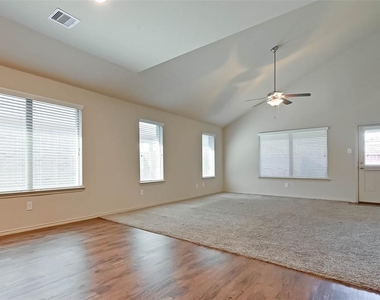 1415 Rodeo Cattle Lane - Photo Thumbnail 10