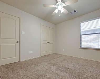 1415 Rodeo Cattle Lane - Photo Thumbnail 18