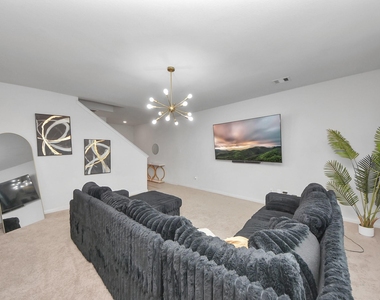7943 Vacek Meadows Loop - Photo Thumbnail 9
