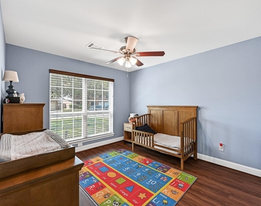 1035 E Hampton Drive - Photo Thumbnail 12