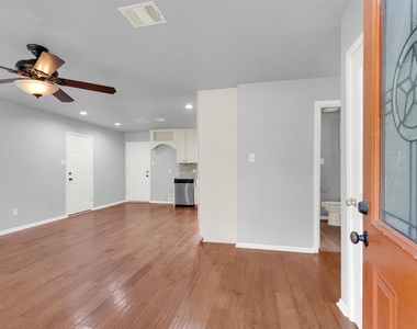 213 County Line Road - Photo Thumbnail 3