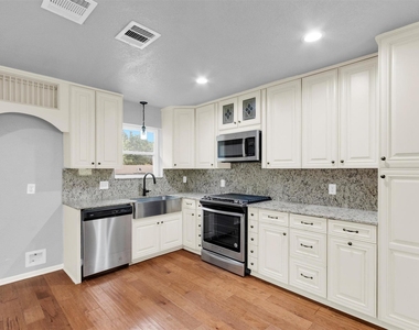 213 County Line Road - Photo Thumbnail 7