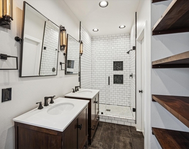 2404 Fairview Street - Photo Thumbnail 6