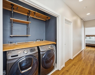 2404 Fairview Street - Photo Thumbnail 21