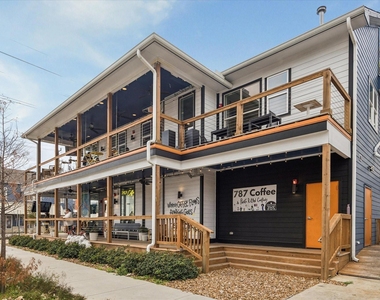 2404 Fairview Street - Photo Thumbnail 24