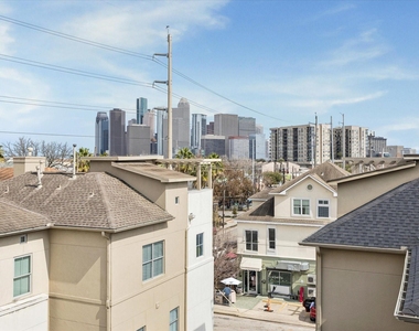 2404 Fairview Street - Photo Thumbnail 28