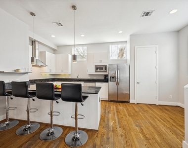 2404 Fairview Street - Photo Thumbnail 14