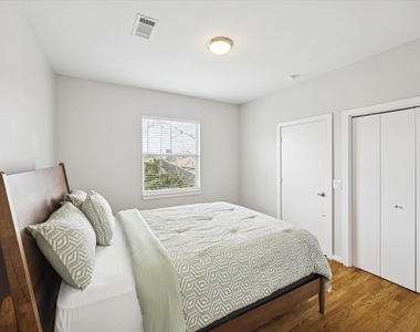 2404 Fairview Street - Photo Thumbnail 17