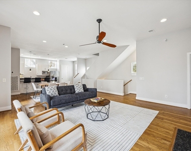 2404 Fairview Street - Photo Thumbnail 12