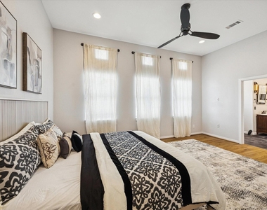 2404 Fairview Street - Photo Thumbnail 4