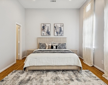 2404 Fairview Street - Photo Thumbnail 5