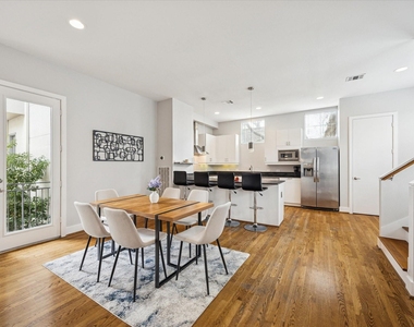 2404 Fairview Street - Photo Thumbnail 16