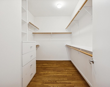 2404 Fairview Street - Photo Thumbnail 7