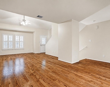 934 E Heights Hollow Lane - Photo Thumbnail 5