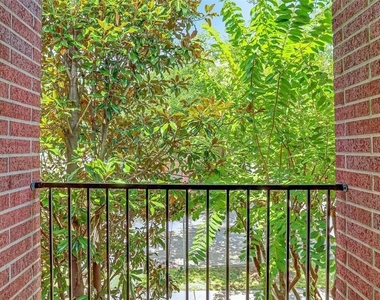 934 E Heights Hollow Lane - Photo Thumbnail 9