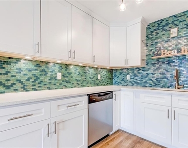 51 Island Way - Photo Thumbnail 15