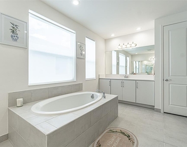 32353 Rosewood Meadow Lane - Photo Thumbnail 25
