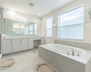 32353 Rosewood Meadow Lane - Photo Thumbnail 23