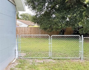 7441 Carmel Avenue - Photo Thumbnail 12