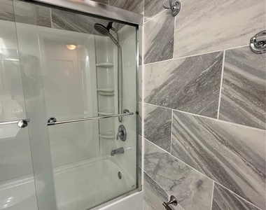 7441 Carmel Avenue - Photo Thumbnail 2
