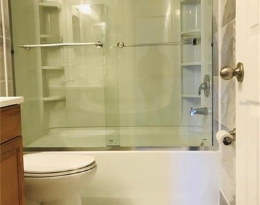 7441 Carmel Avenue - Photo Thumbnail 3