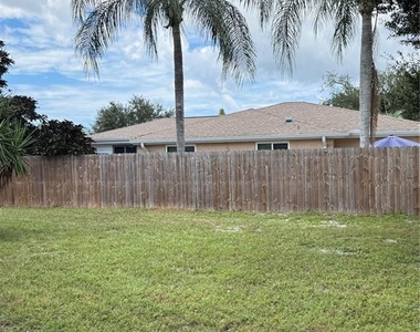 7441 Carmel Avenue - Photo Thumbnail 13