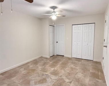 7441 Carmel Avenue - Photo Thumbnail 10