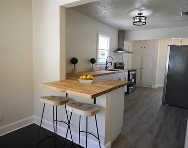 2521 4th Street S - Photo Thumbnail 6